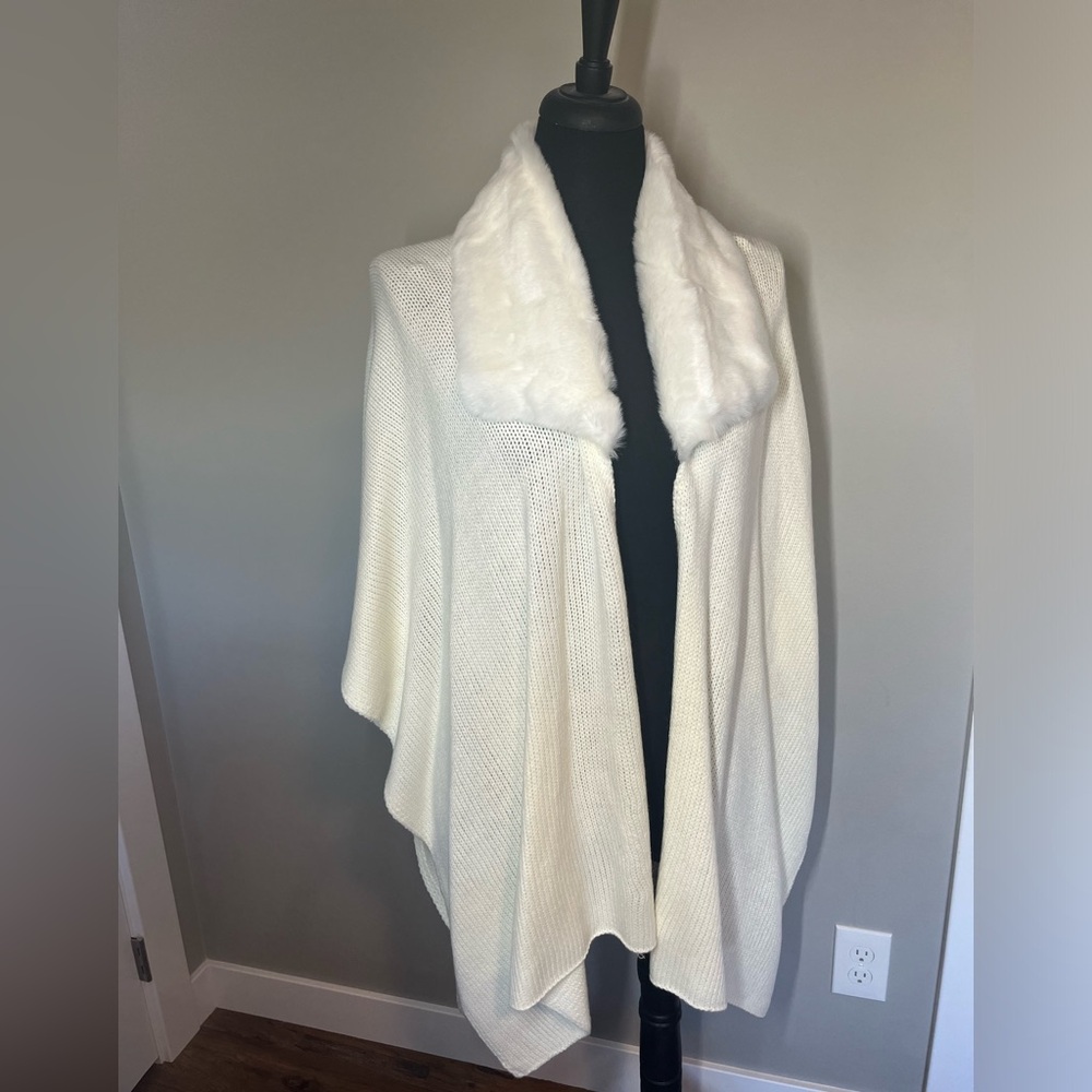 Echo OSFM White Off White Fur Lined Cardigan Sweater Shawl Wrap Shrug